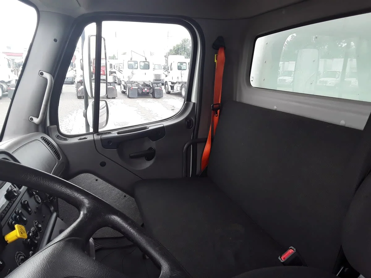2020 Freightliner M2 106 in La Vergne, TN — photo 7