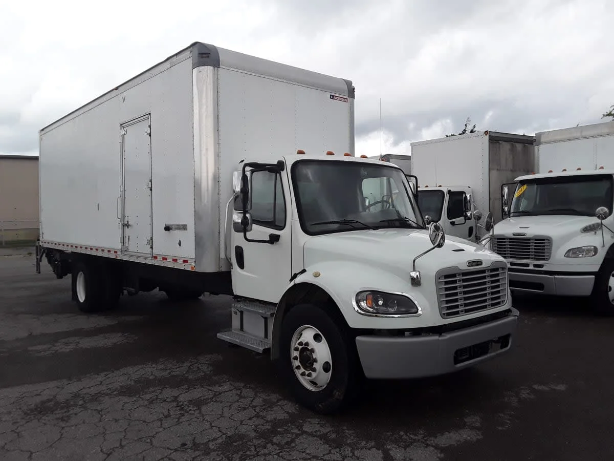 2020 Freightliner M2 106 in La Vergne, TN — photo 3