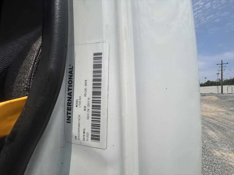 2021 International LT in Memphis, TN — photo 11