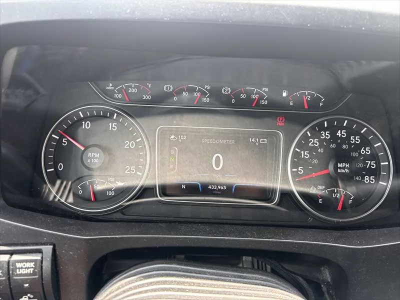 2021 International LT in Memphis, TN — photo 14