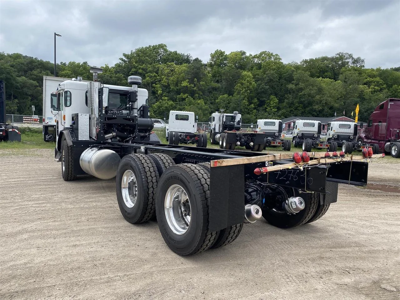 2025 Peterbilt 520 - image 4