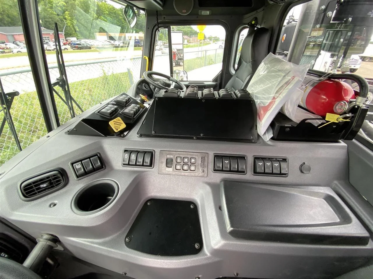 2025 Peterbilt 520 - image 11