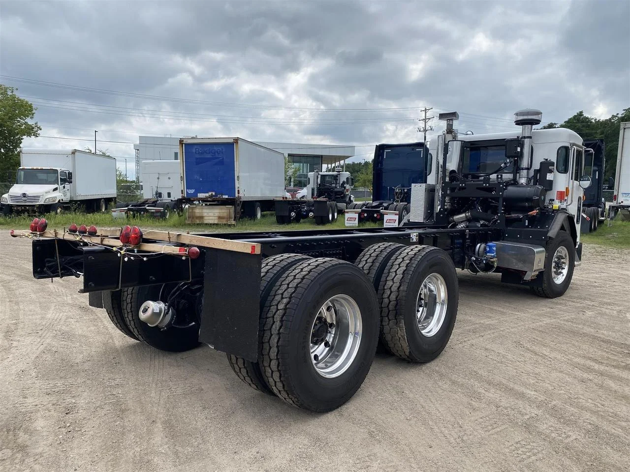 2025 Peterbilt 520 - image 5