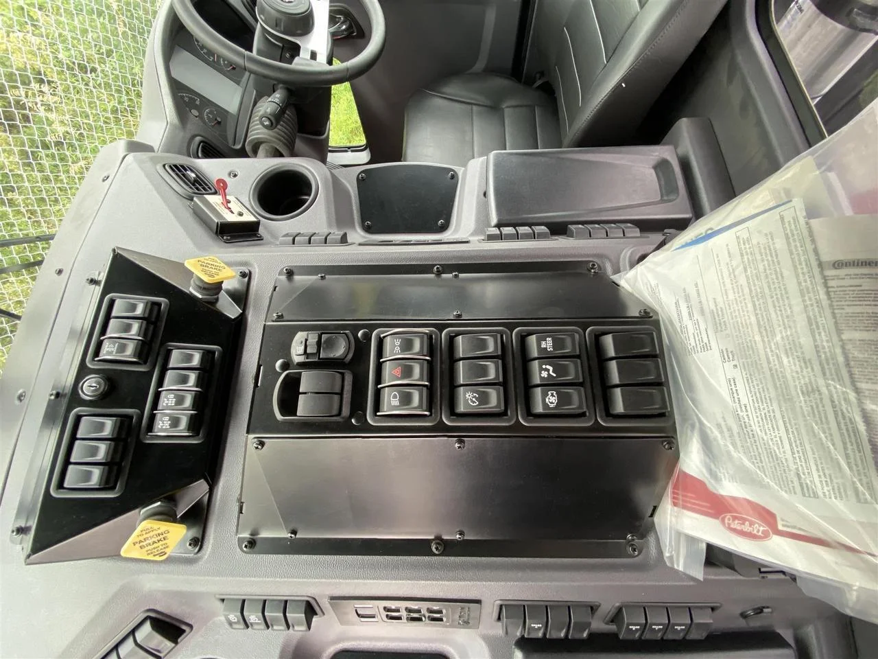 2025 Peterbilt 520 - image 10