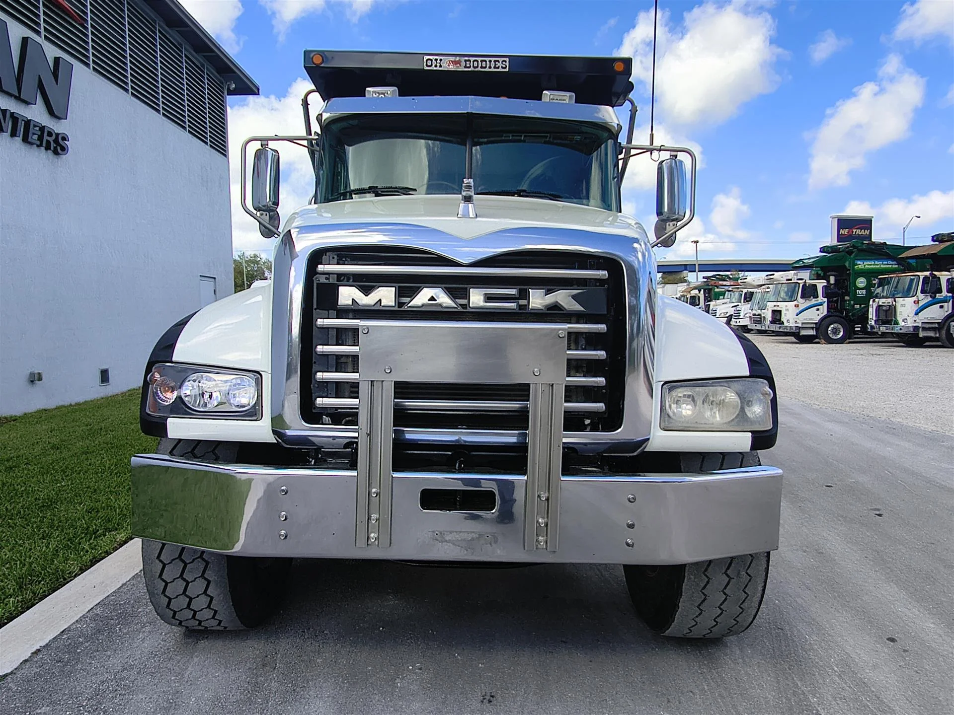 2020 Mack Granite - image 4