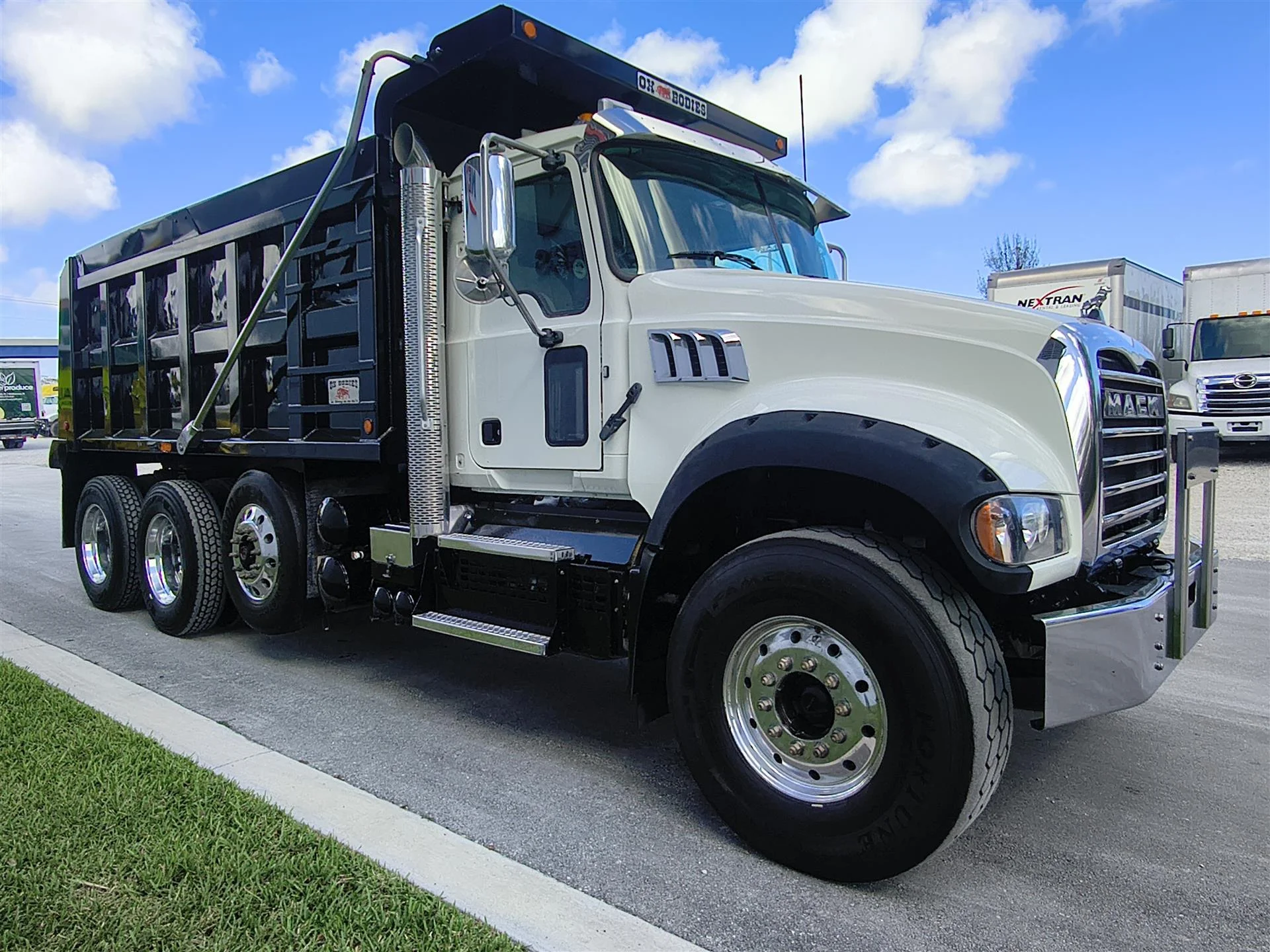 2020 Mack Granite - image 5