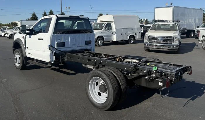 2026 Ford F-550 — photo 4