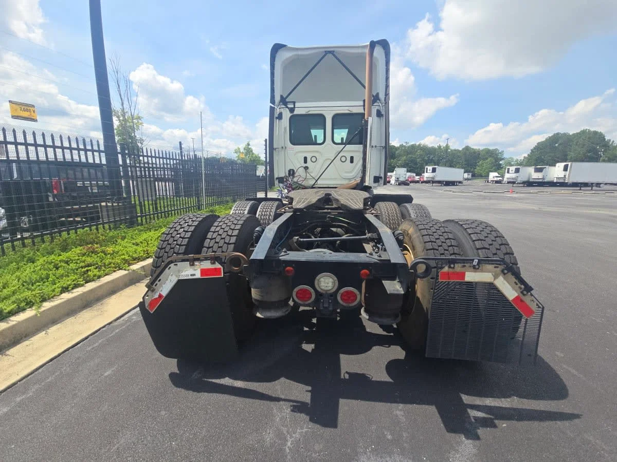 2019 Freightliner Cascadia in Atlanta, GA — photo 5