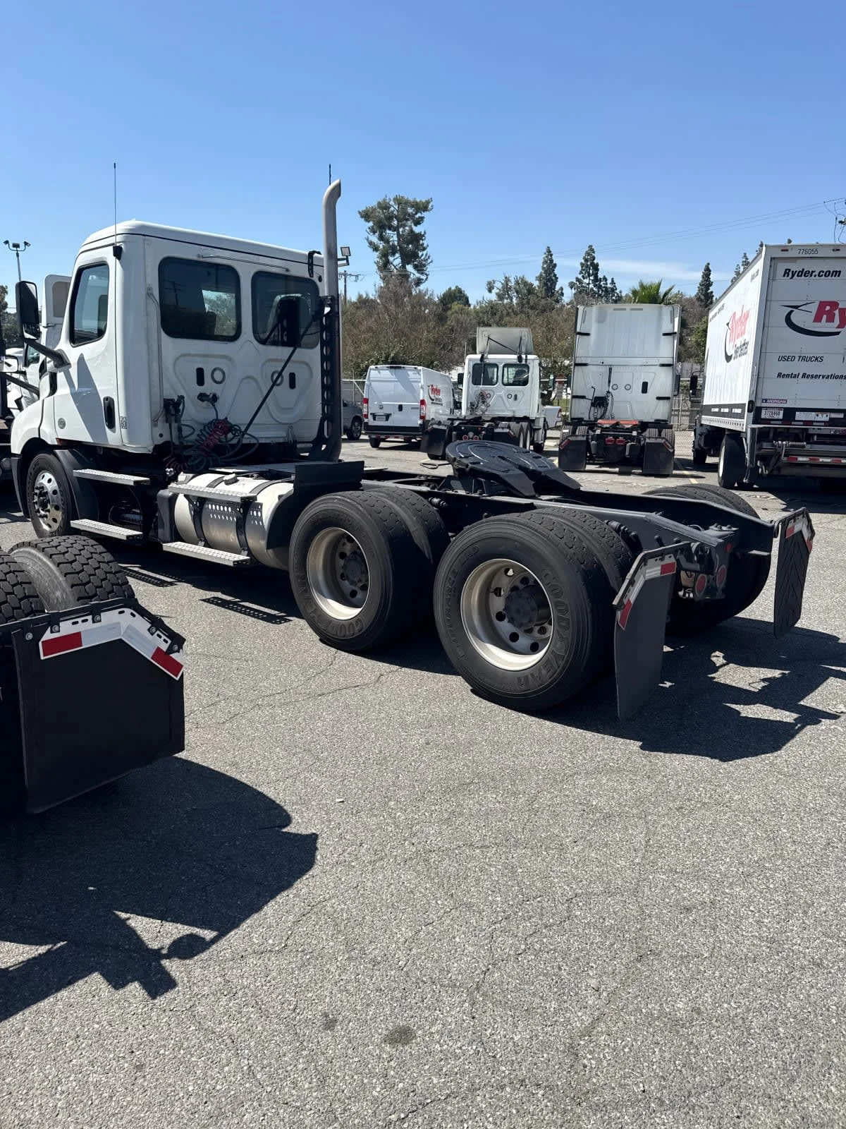 2019 Freightliner Cascadia in Kansas City, MO — photo 6