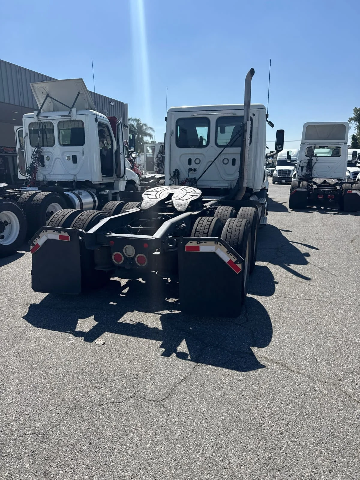 2019 Freightliner Cascadia in Kansas City, MO — photo 4