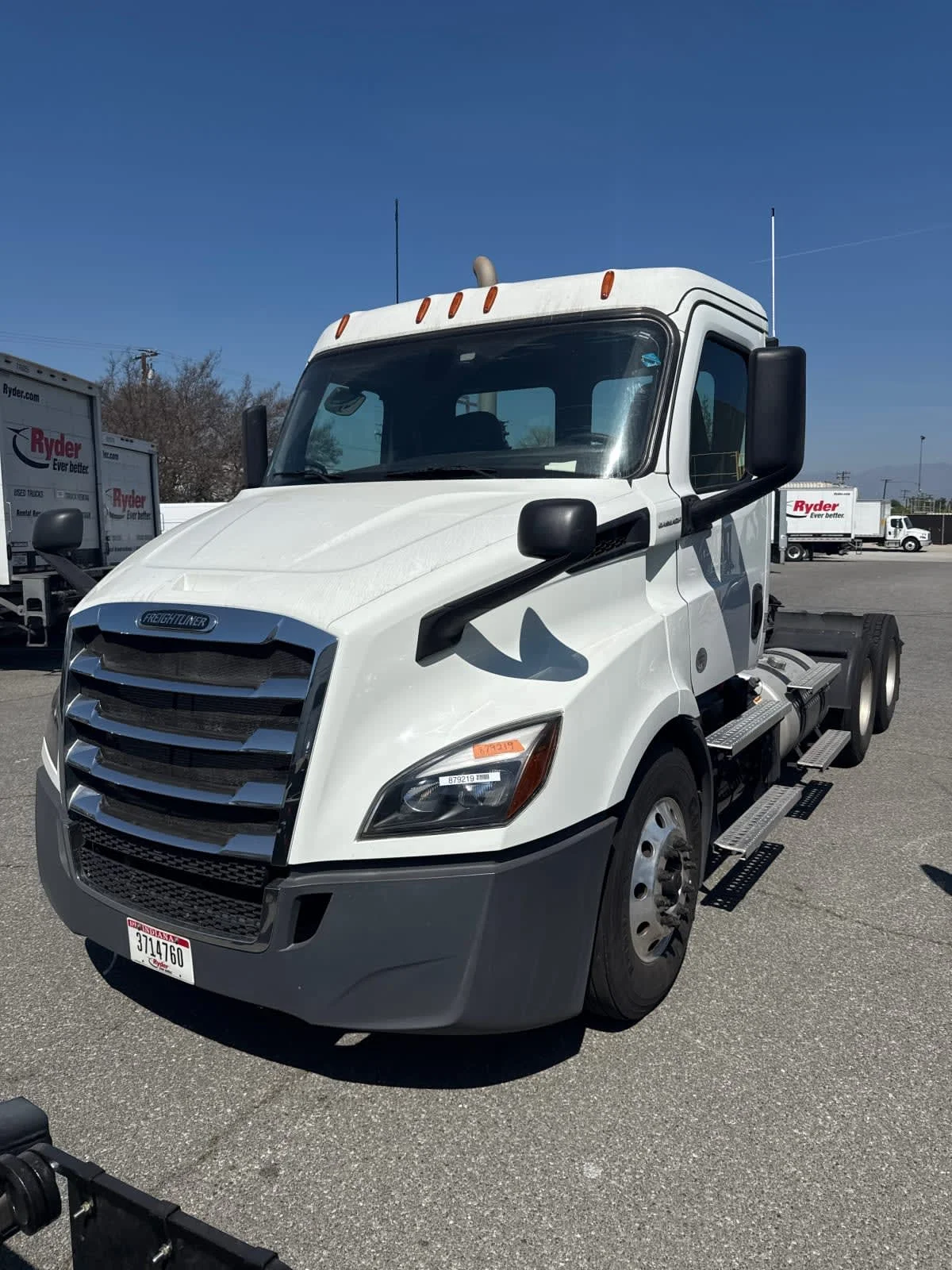 2019 Freightliner Cascadia in Kansas City, MO — photo 3