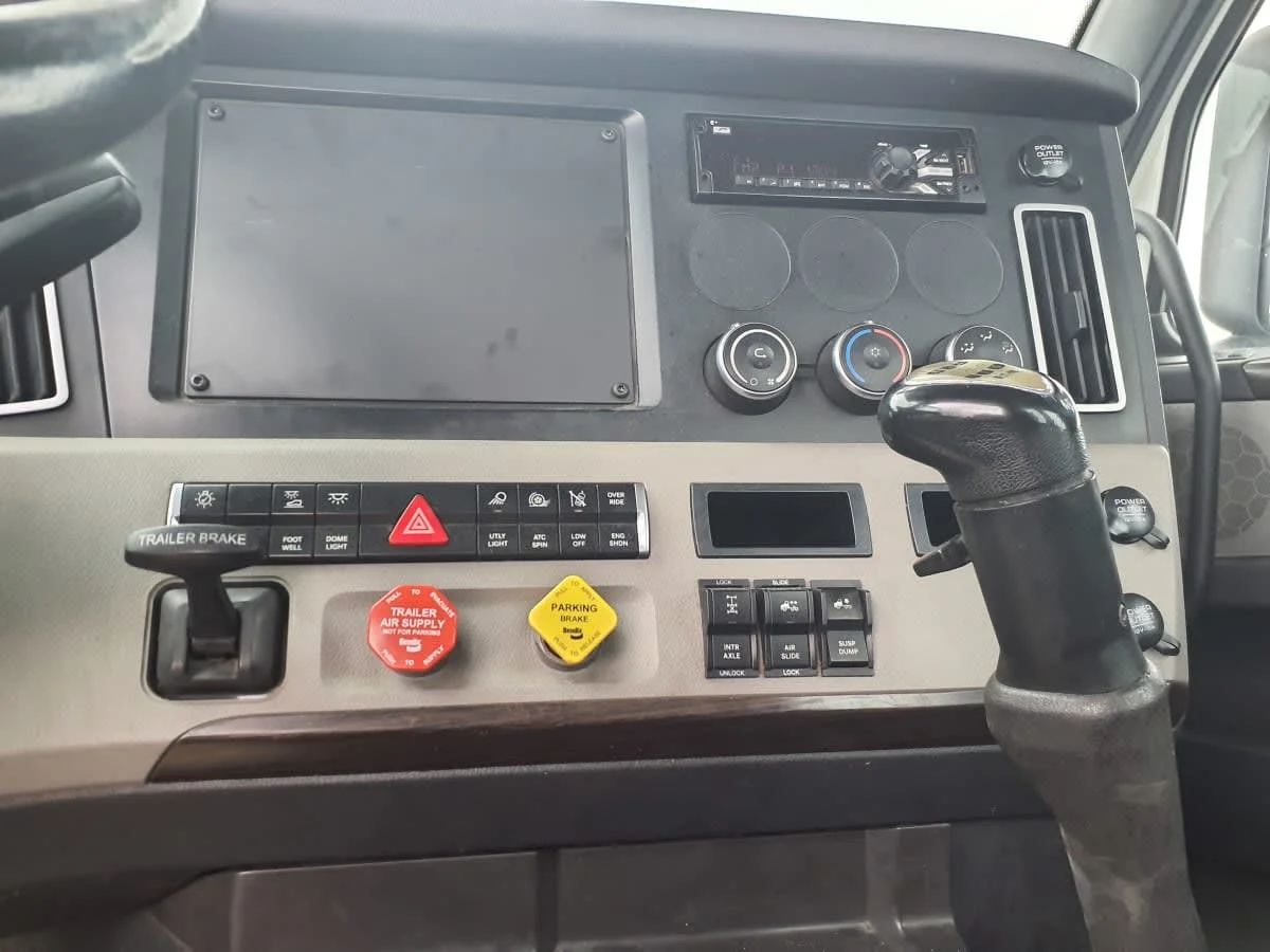 2019 Freightliner Cascadia - image 11
