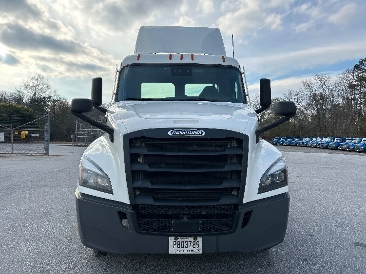 2021 Freightliner Cascadia in Atlanta (Conyers), GA — photo 2