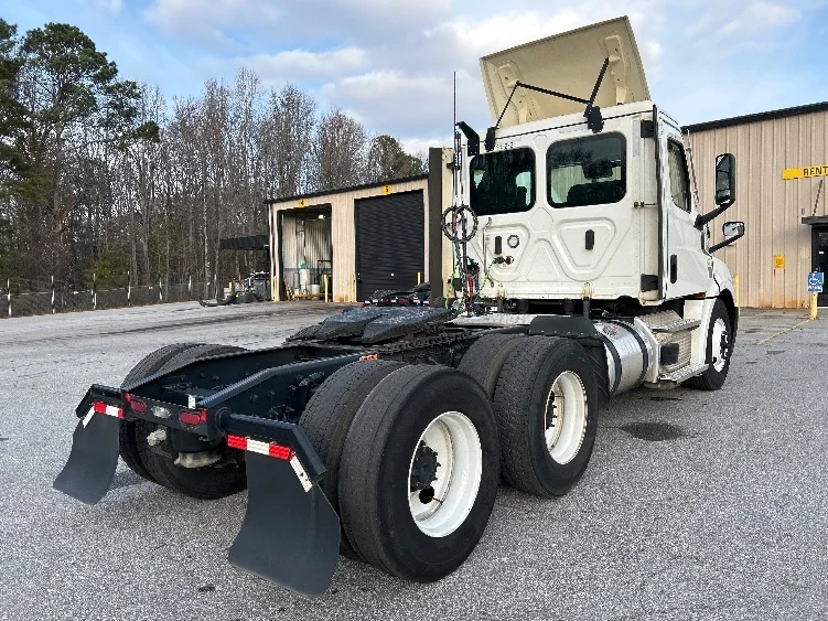 2021 Freightliner Cascadia in Atlanta (Conyers), GA — photo 7