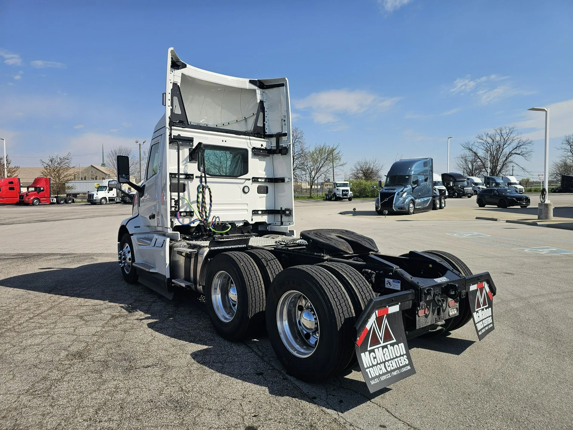 2025 Volvo VNL 300 - image 6