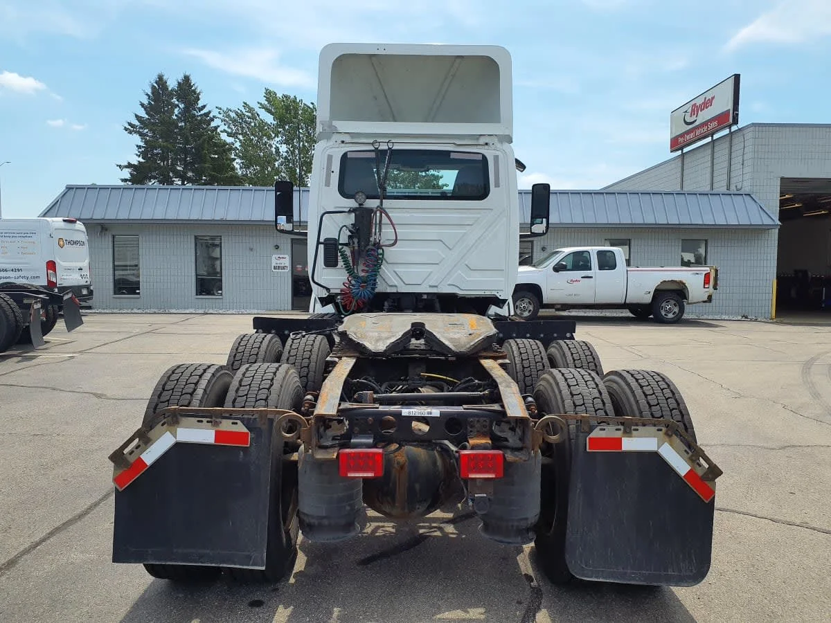 2019 International LT in Oak Creek, WI — photo 5
