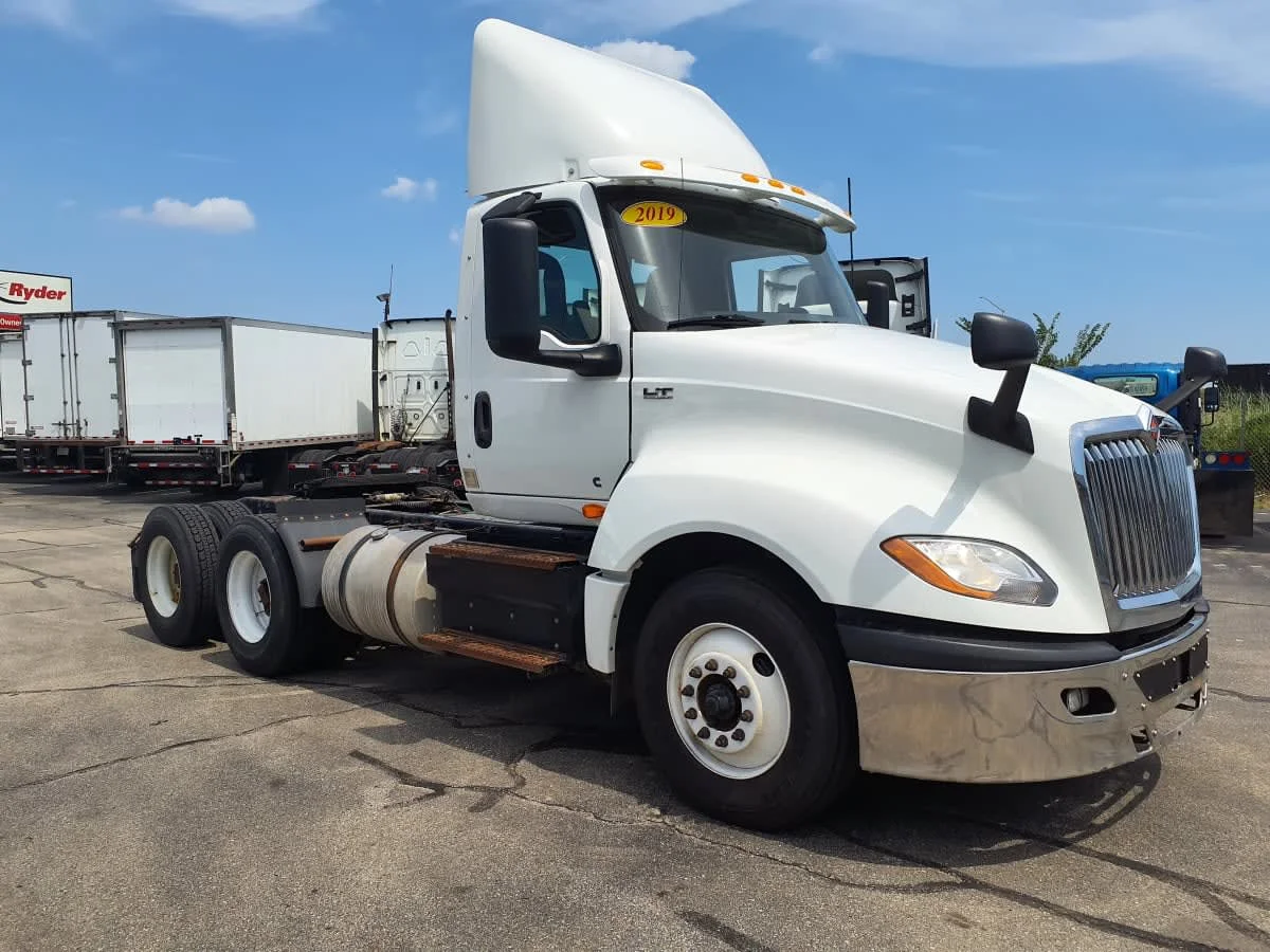 2019 International LT in Oak Creek, WI — photo 3