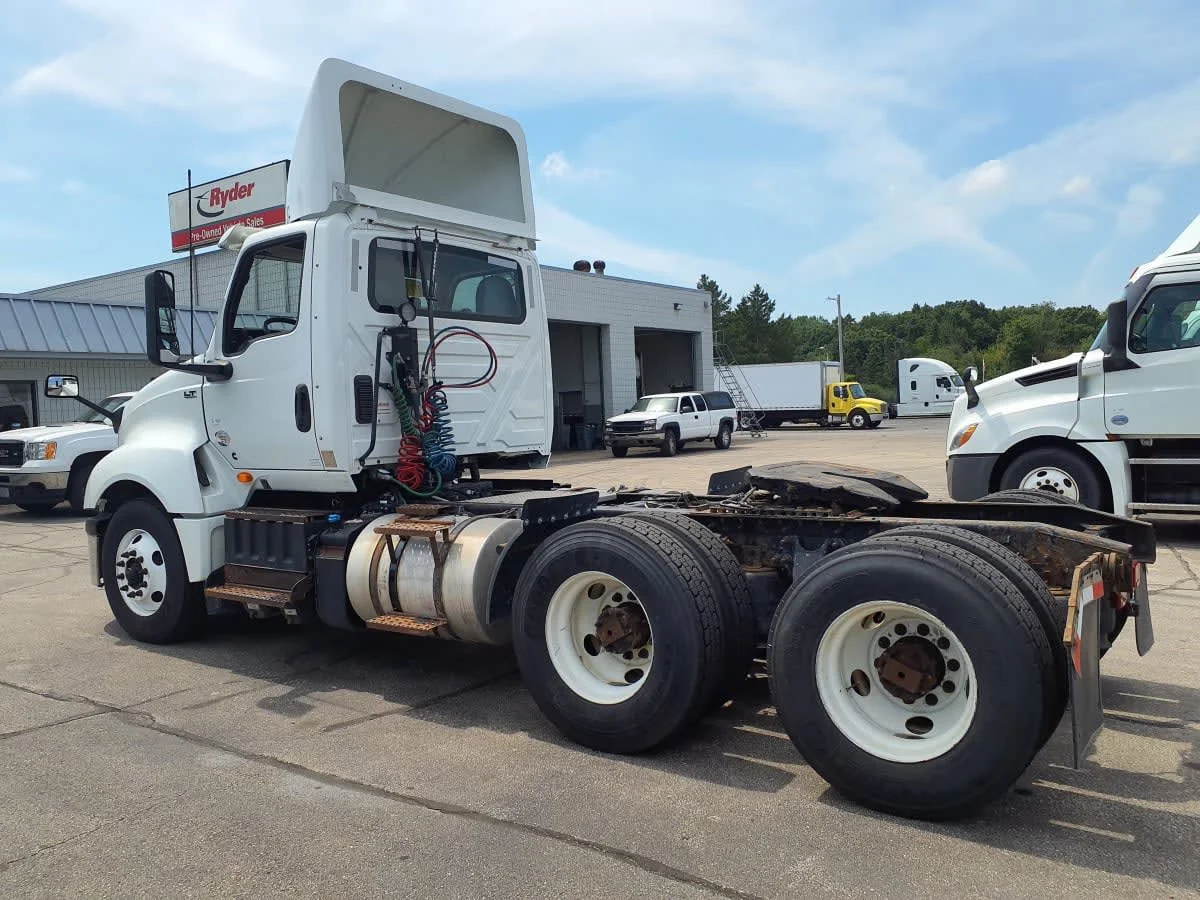 2019 International LT in Oak Creek, WI — photo 6