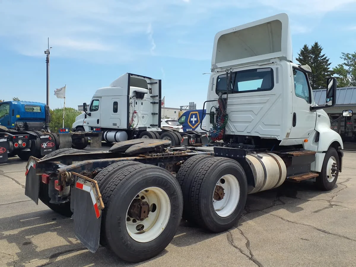 2019 International LT in Oak Creek, WI — photo 4