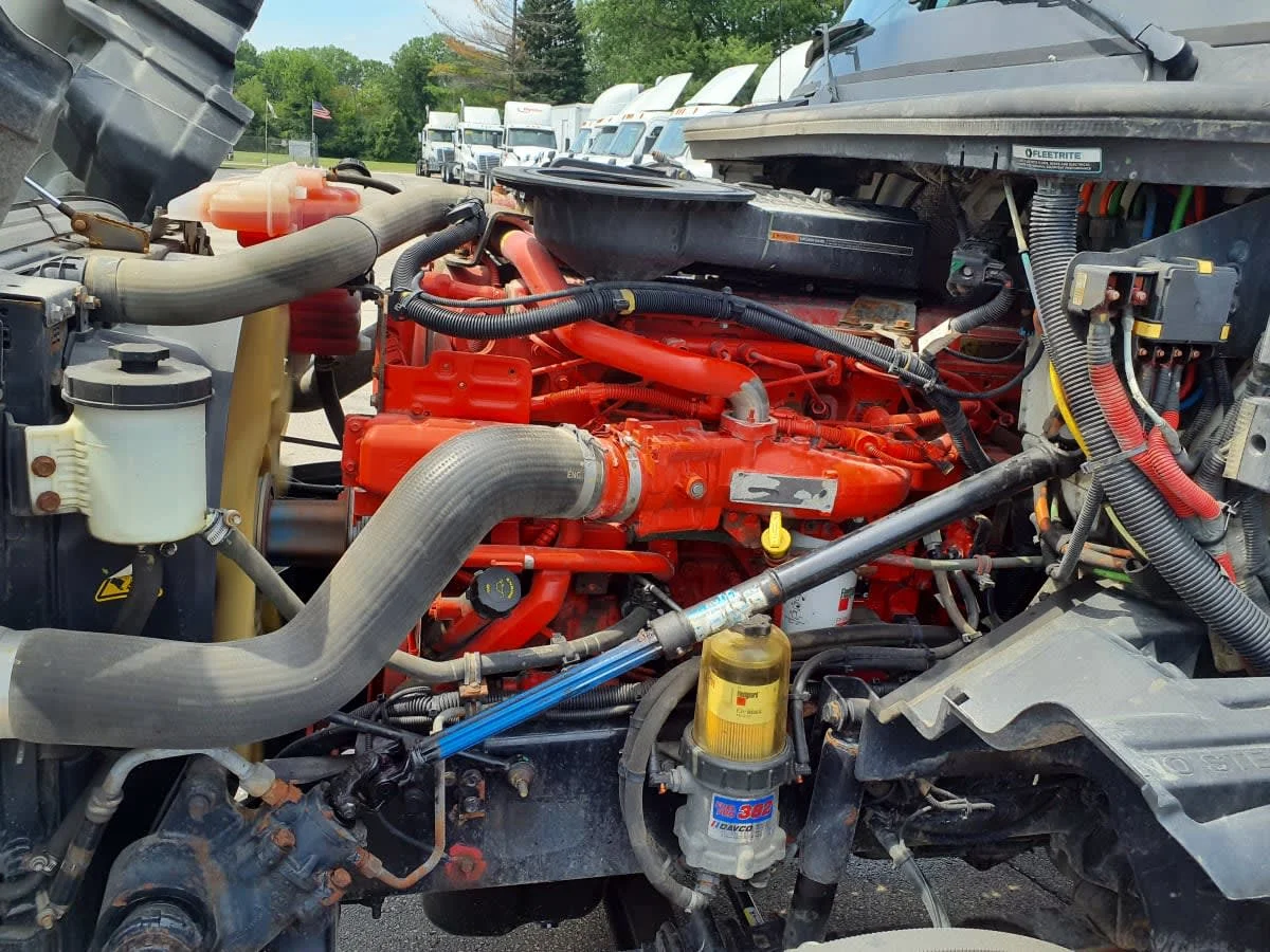 2019 International LT in Oak Creek, WI — photo 8