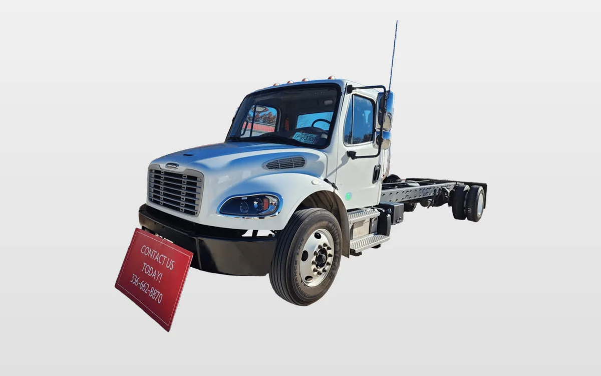 2019 Freightliner M2 106 - image 1