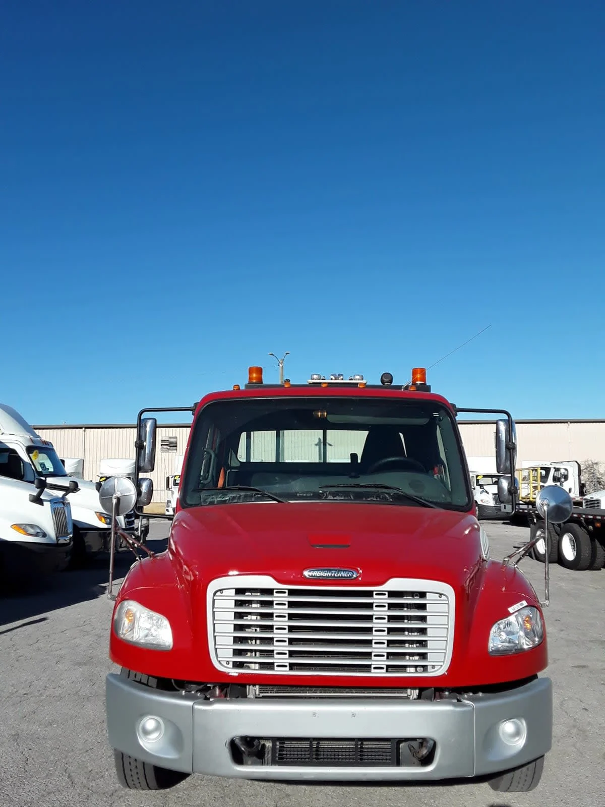 2018 Freightliner M2 106 in La Vergne, TN — photo 2