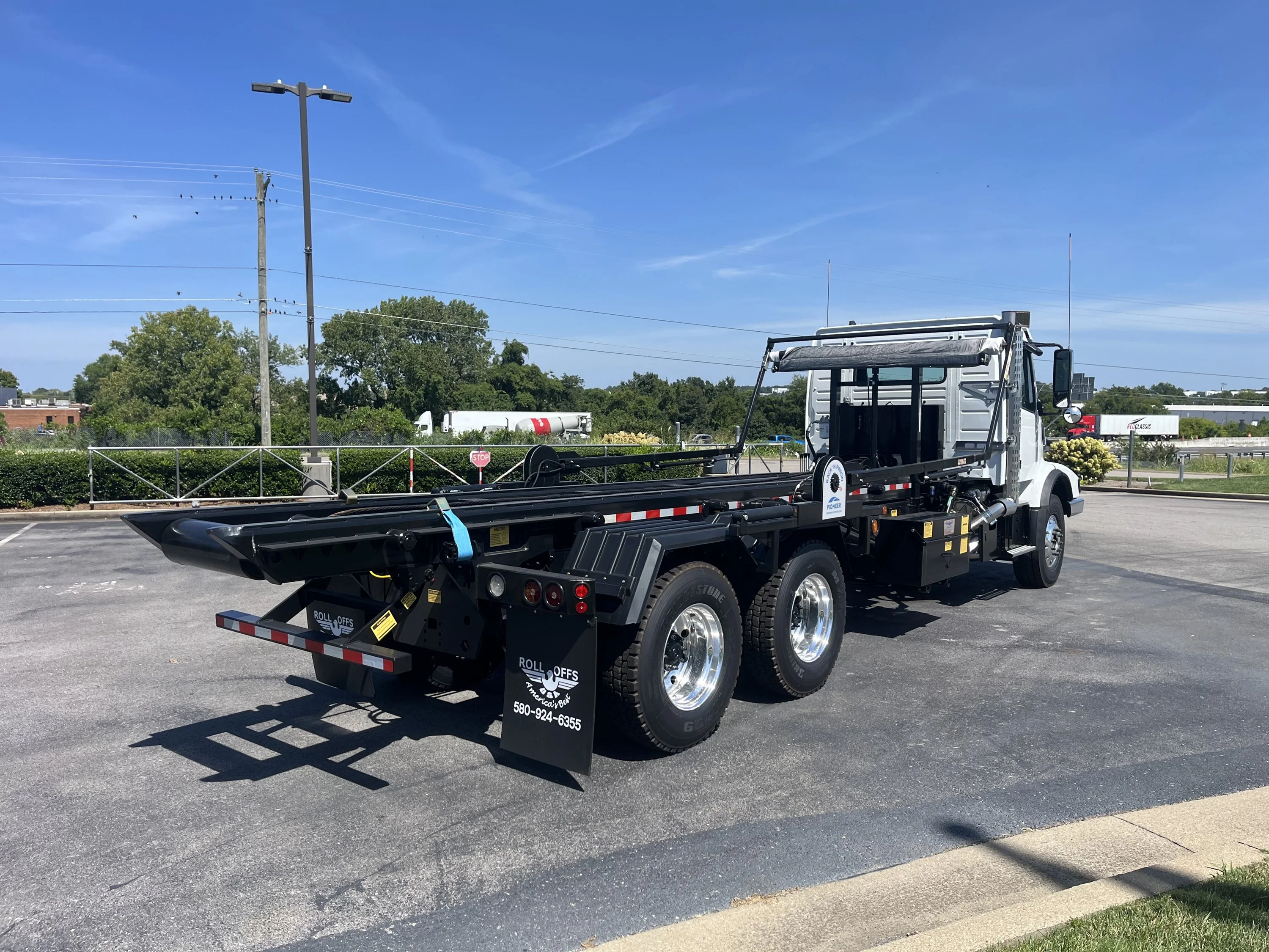 2027 Volvo VHD 300 in La Vergne — photo 3