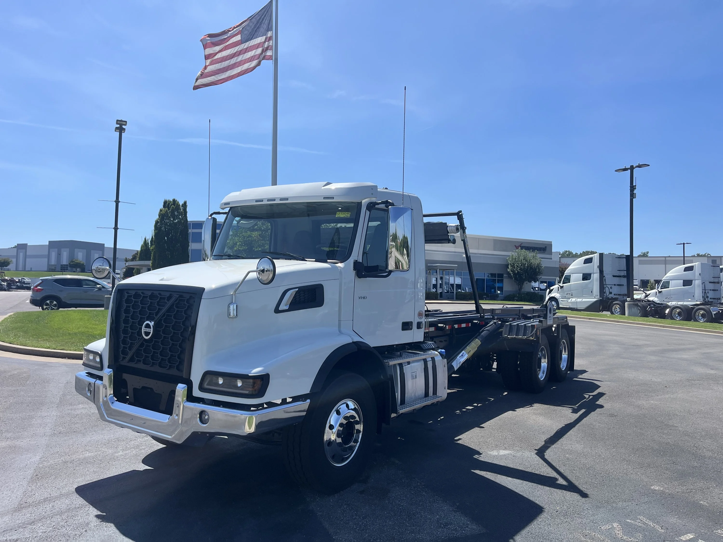 2027 Volvo VHD 300 in La Vergne — photo 7