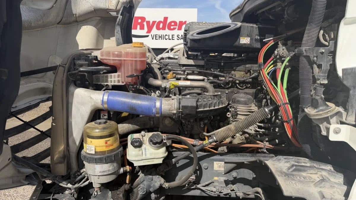 2022 Freightliner Cascadia in Phoenix, AZ — photo 8