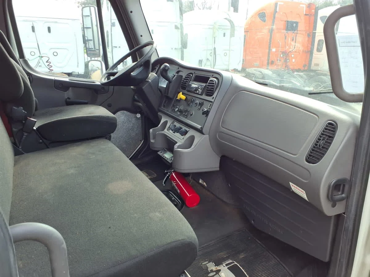 2020 Freightliner M2 106 - image 12