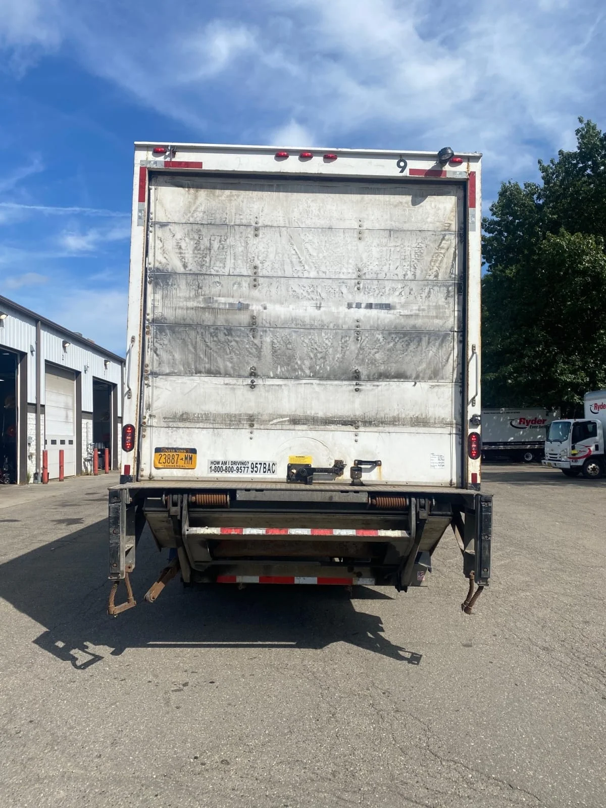2019 Freightliner M2 106 - image 3