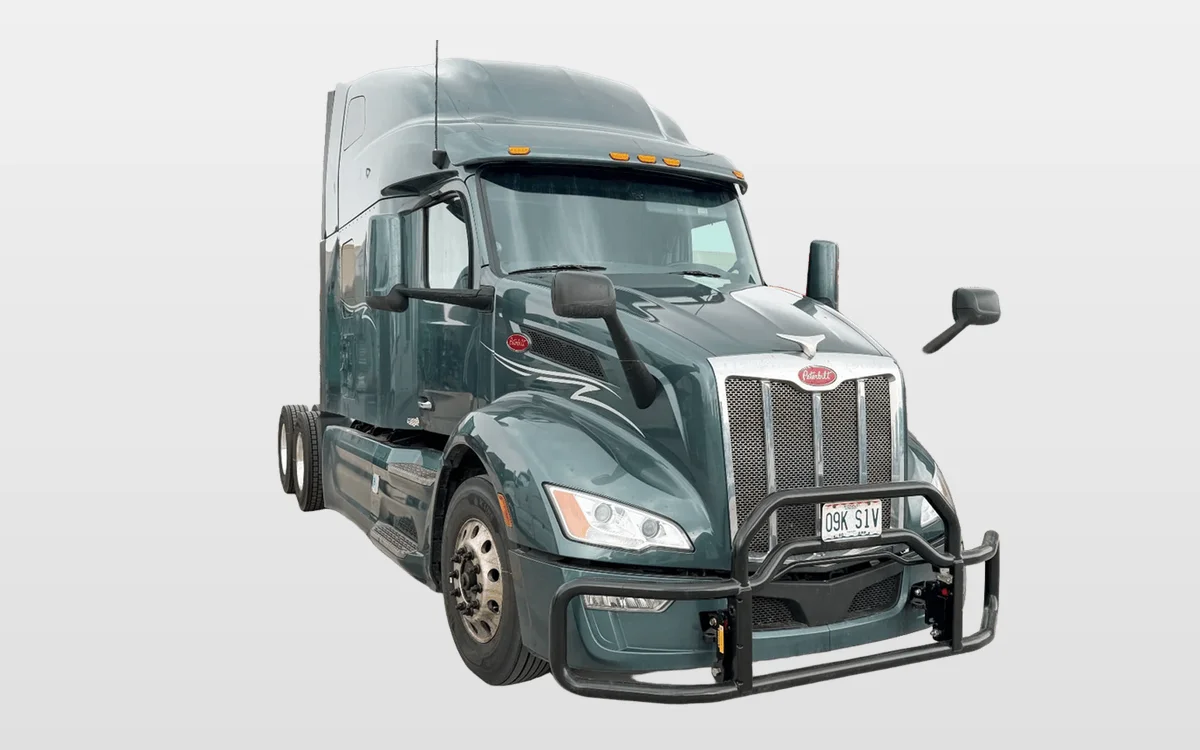 2023 Peterbilt 579 - image 1
