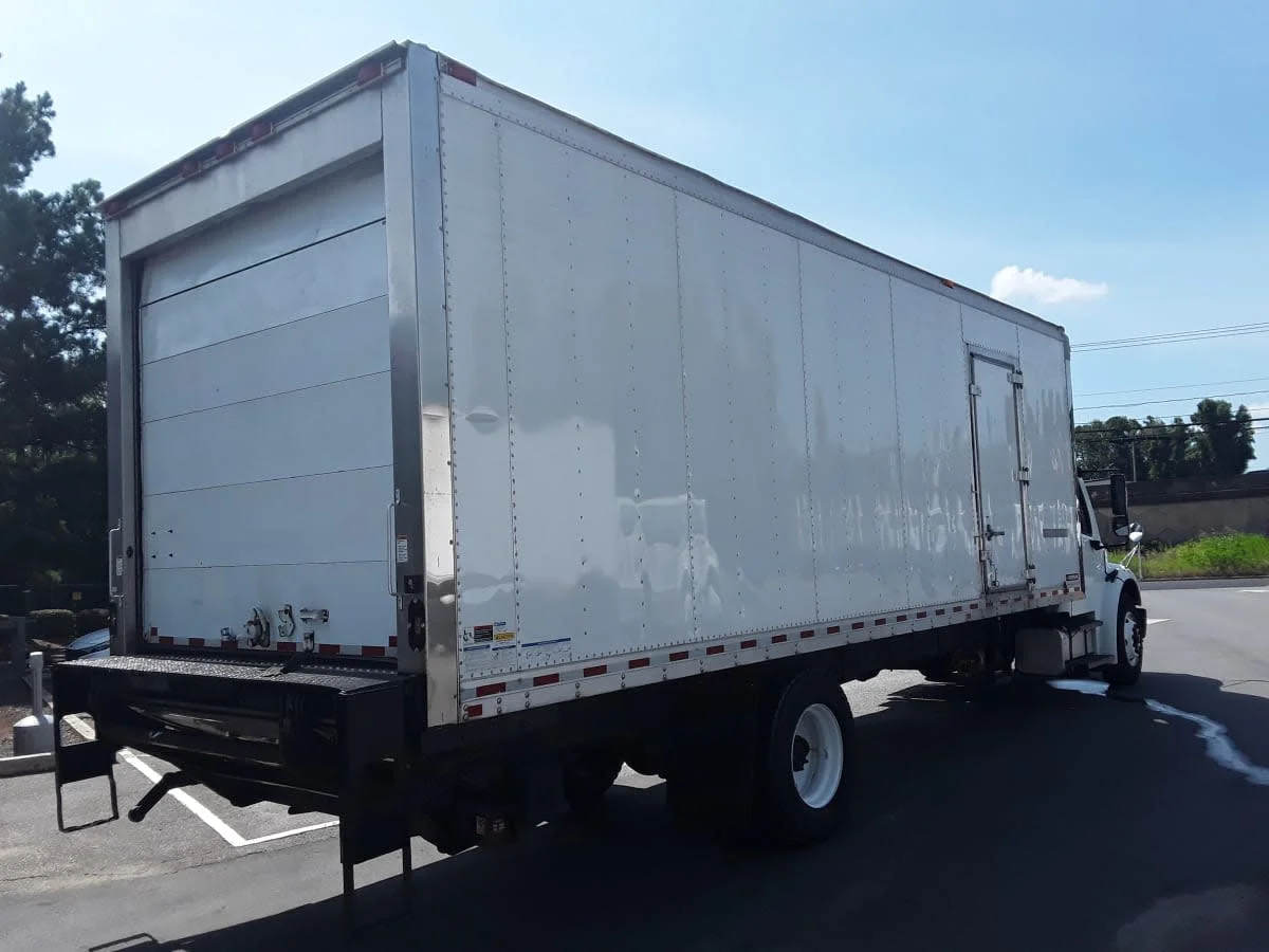 2018 Freightliner M2 106 - image 4