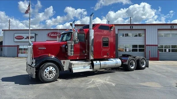 2023 Kenworth W900 in Portland, OR
