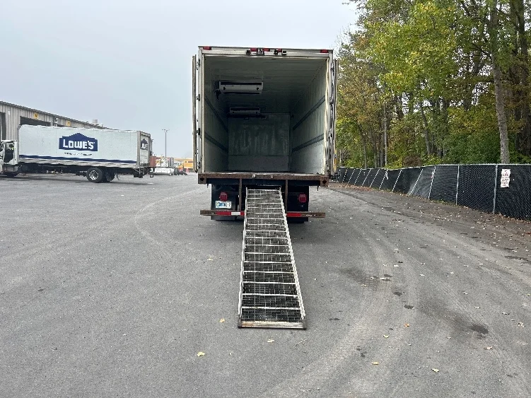 2021 International MV - image 9