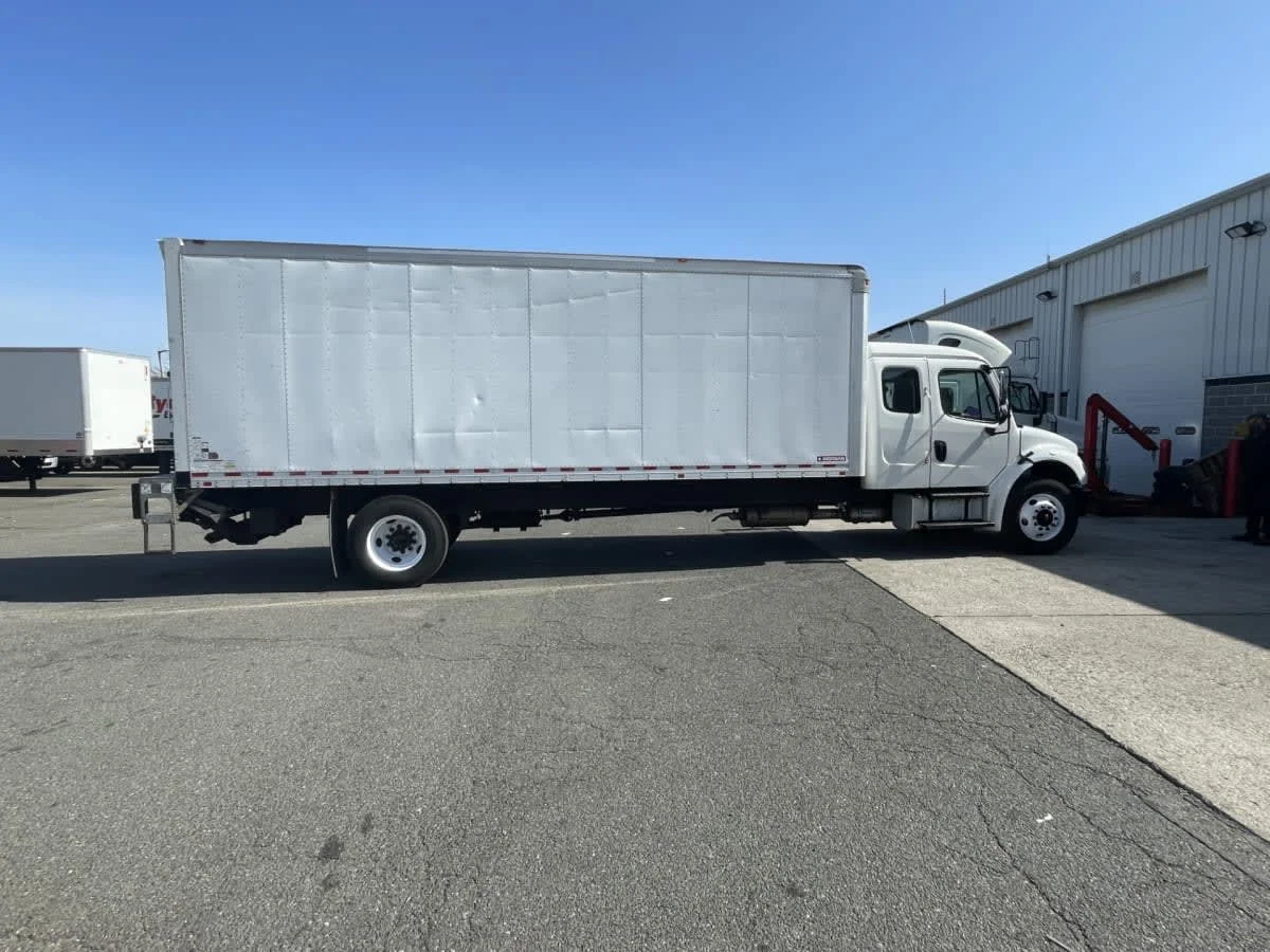 2017 Freightliner M2 106 - image 13
