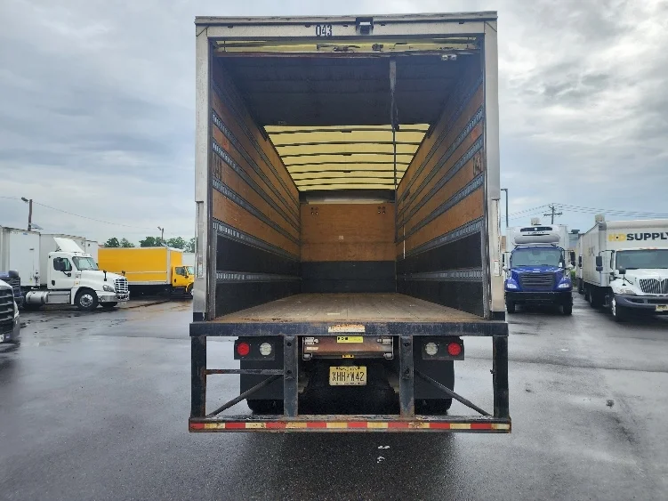 2020 International MV - image 8