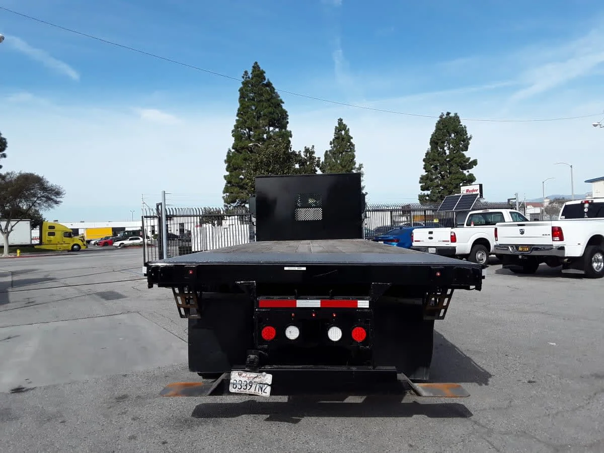 2019 Freightliner M2 106 - image 5