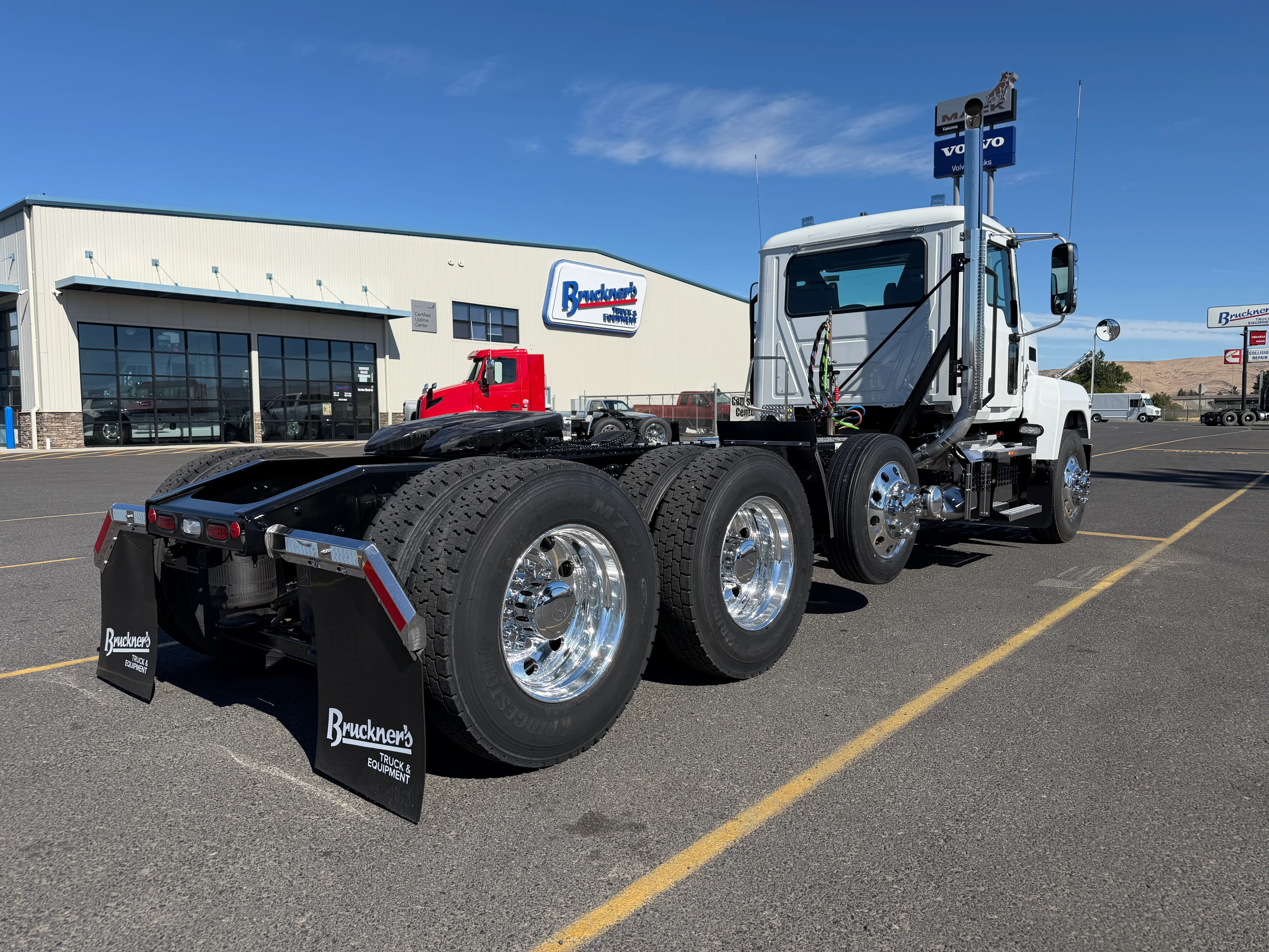 2027 Mack Pinnacle in Ellensburg, WA — photo 5