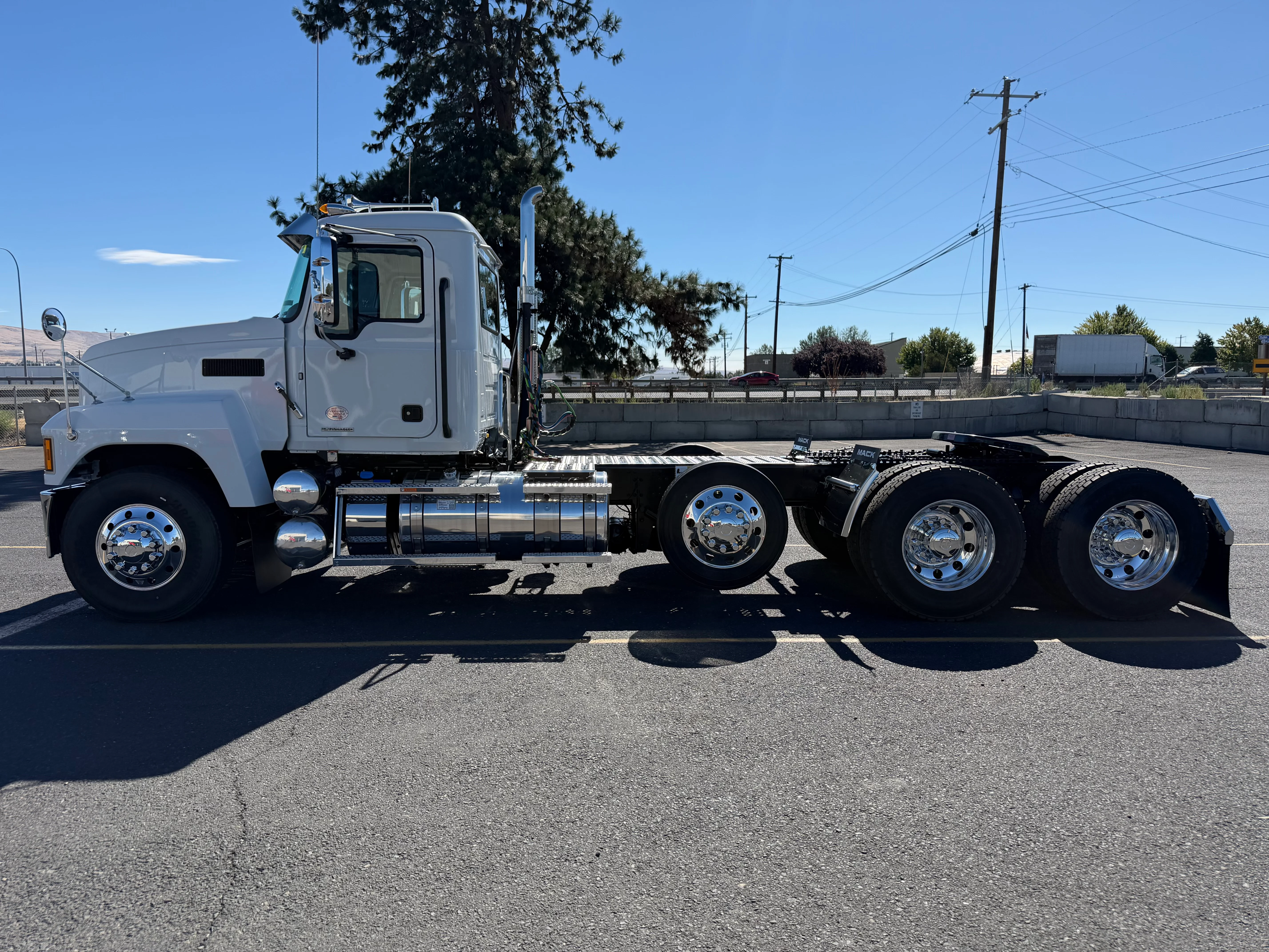 2027 Mack Pinnacle in Ellensburg, WA — photo 8