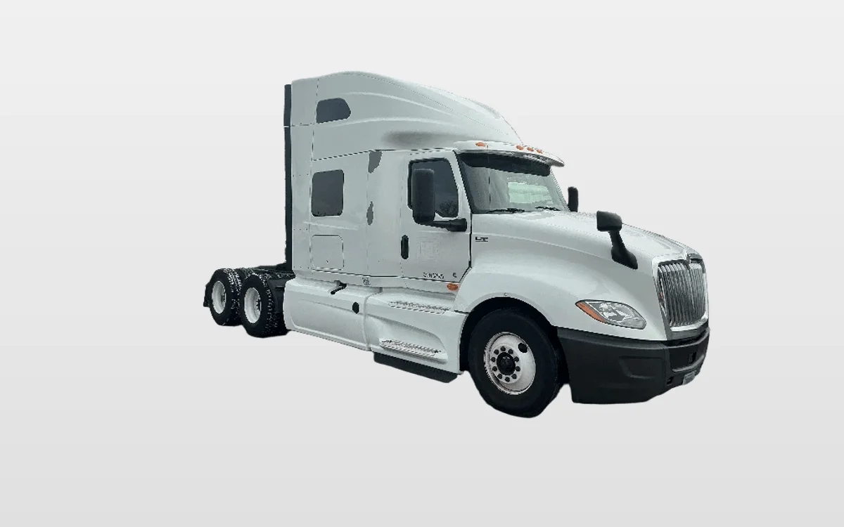 2020 International LT - image 1