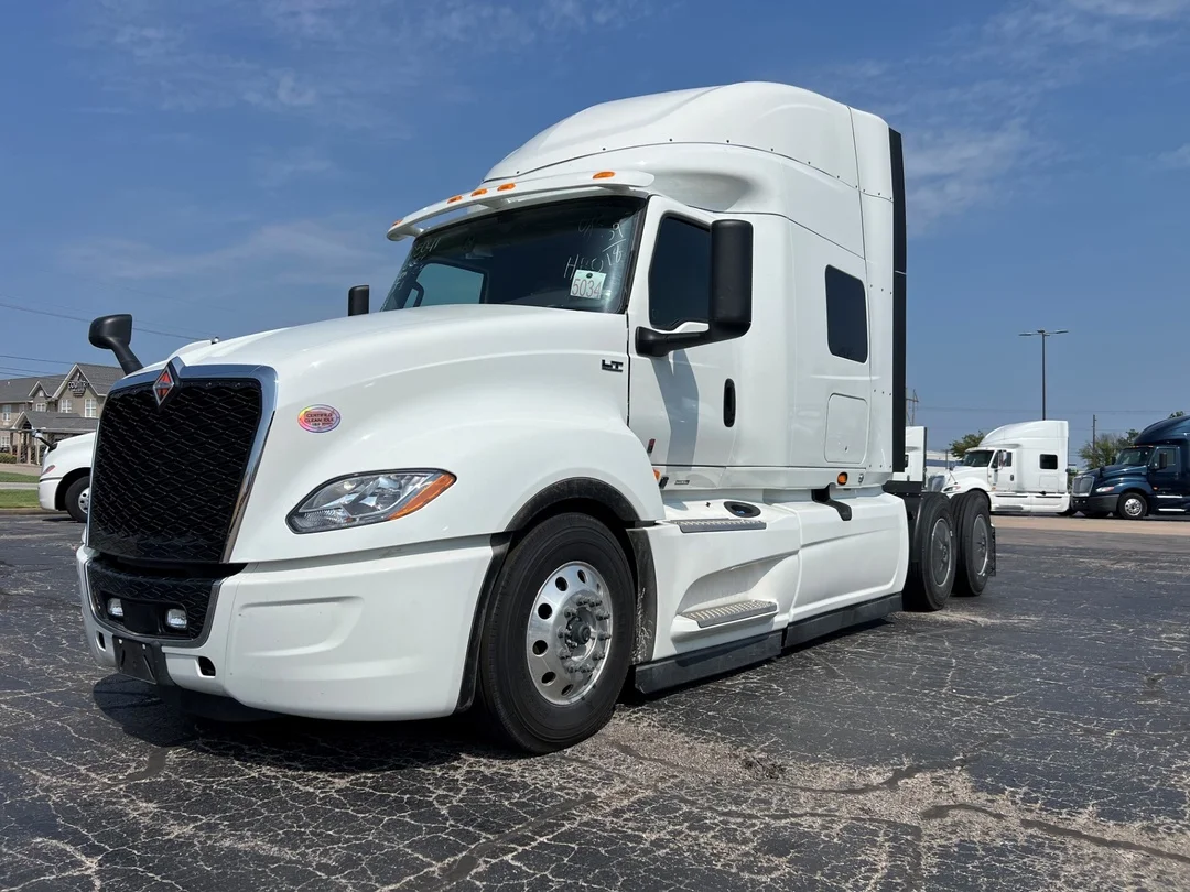 2024 International LT - image 2