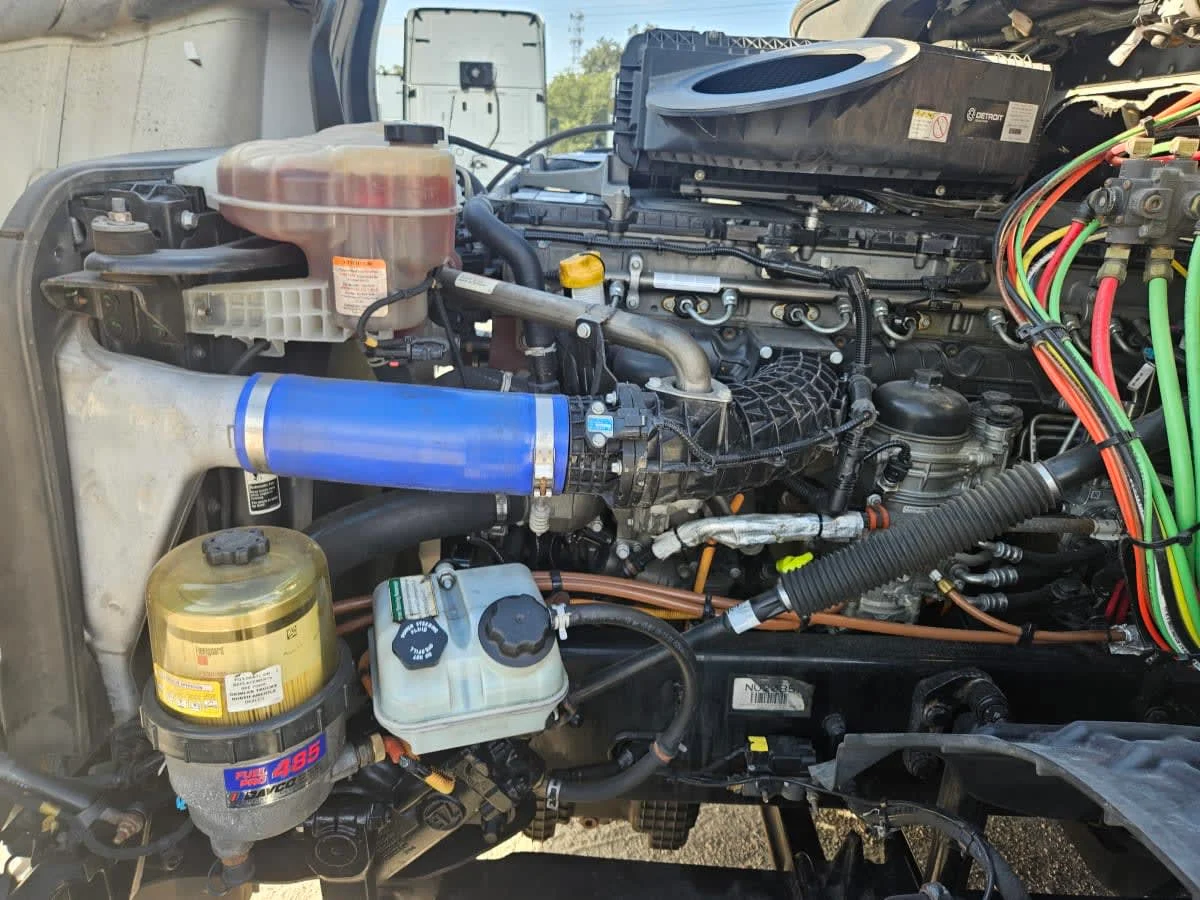 2022 Freightliner Cascadia in Orlando, FL — photo 9
