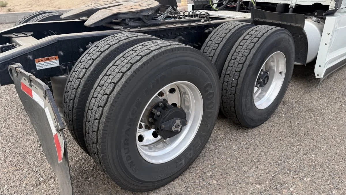 2022 Freightliner Cascadia in Phoenix, AZ — photo 19