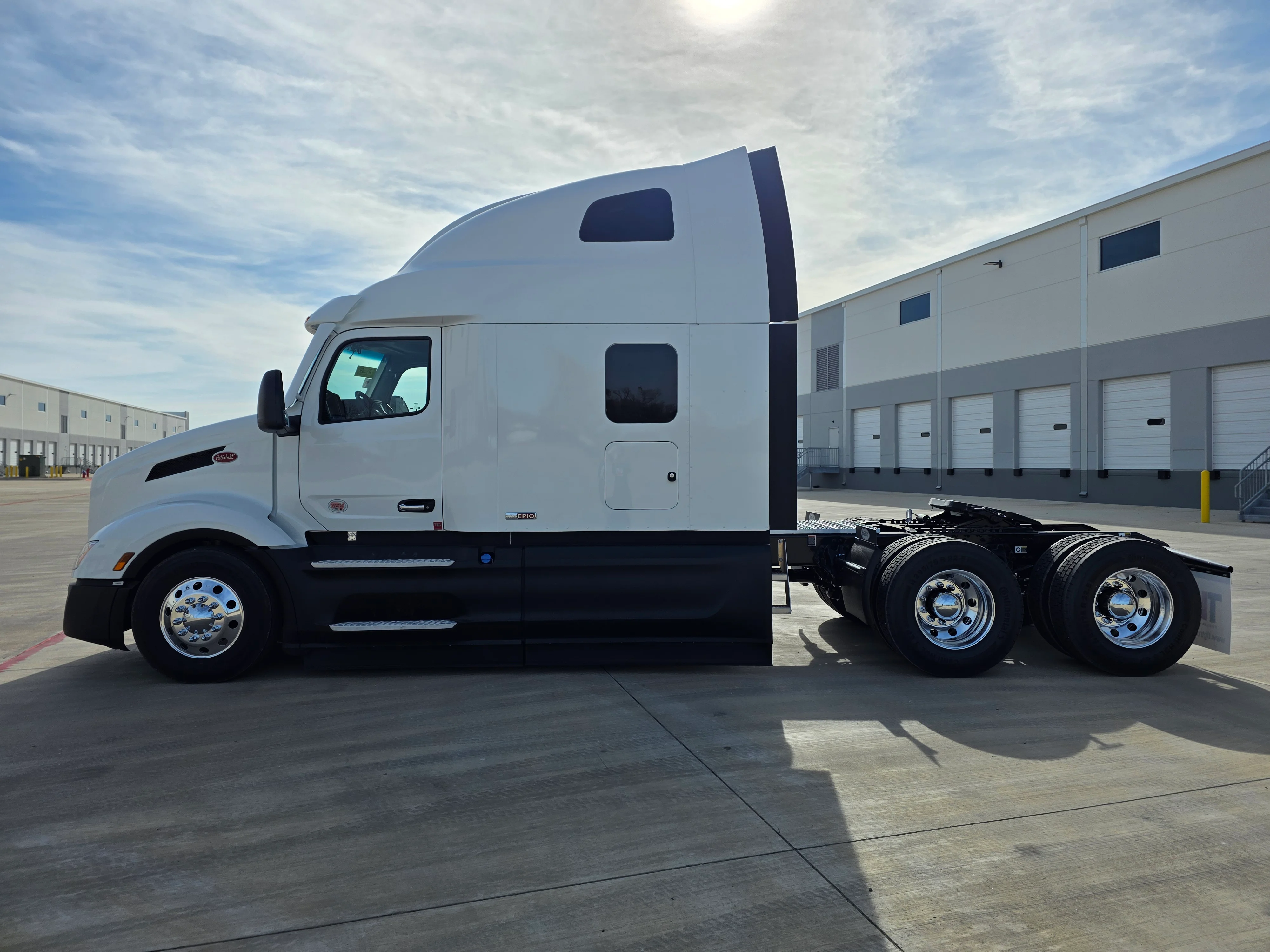 2027 Peterbilt 579 in O'fallon, MO — photo 2