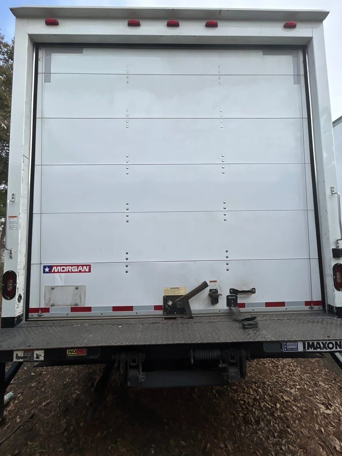 2019 Isuzu NPR - image 5