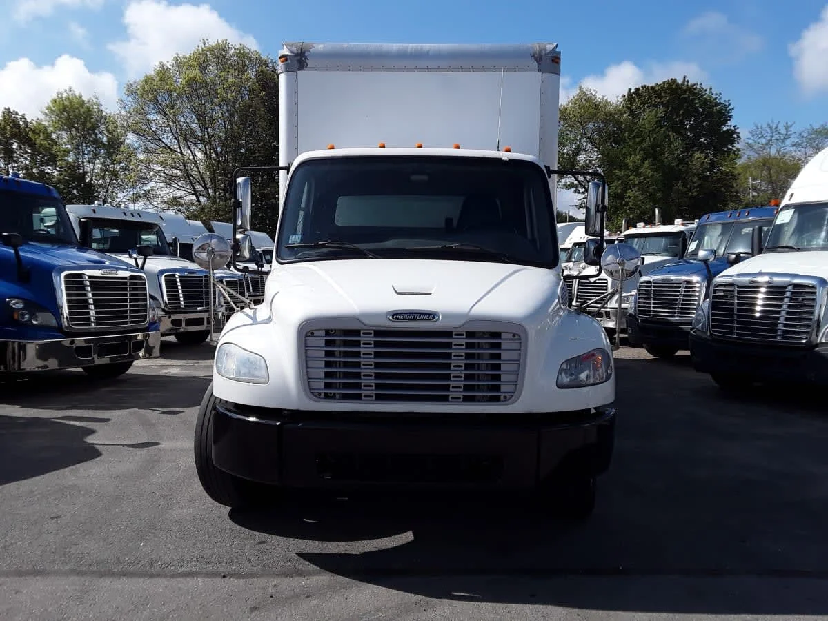 2016 Freightliner M2 106 - image 2