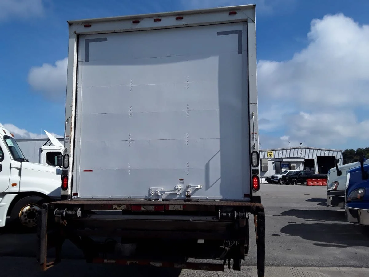 2016 Freightliner M2 106 - image 5