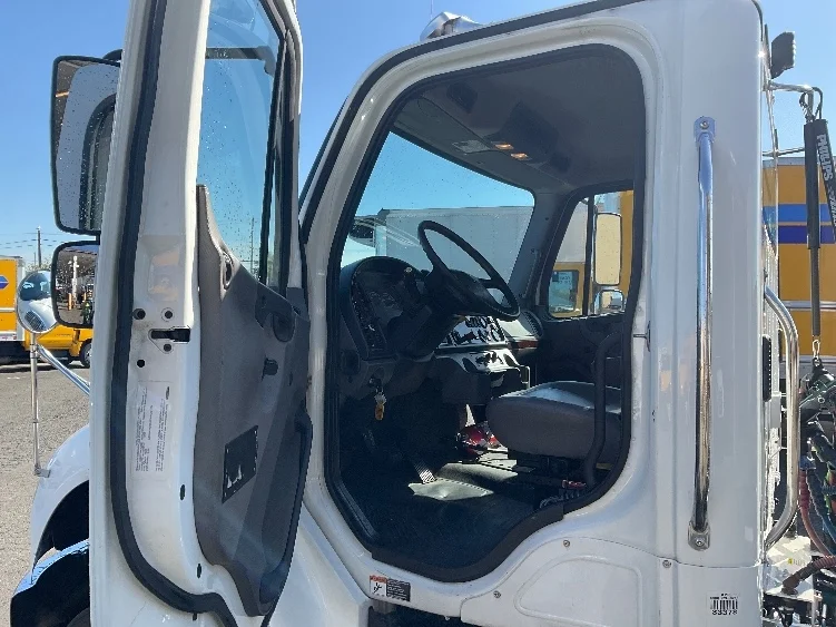 2017 Freightliner eM2 in Tacoma, WA — photo 9