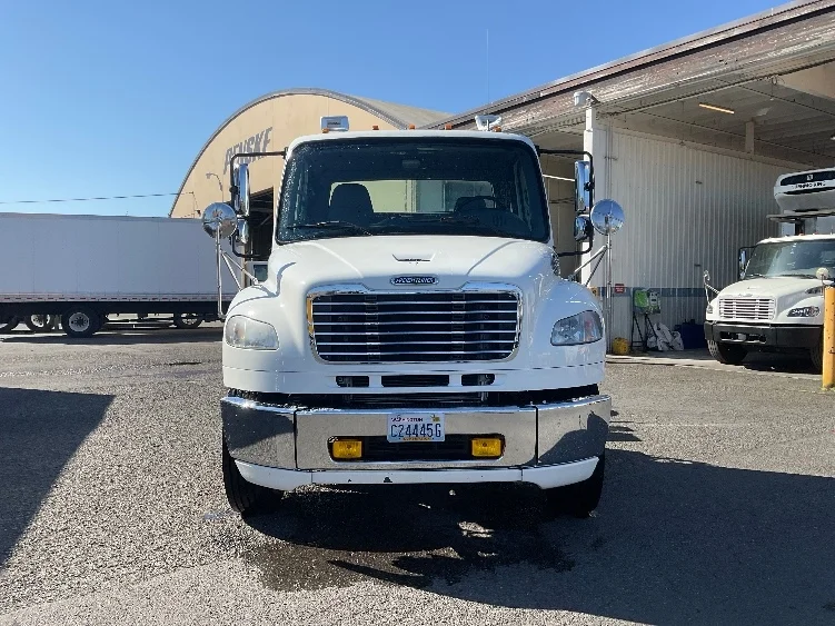 2017 Freightliner eM2 in Tacoma, WA — photo 2